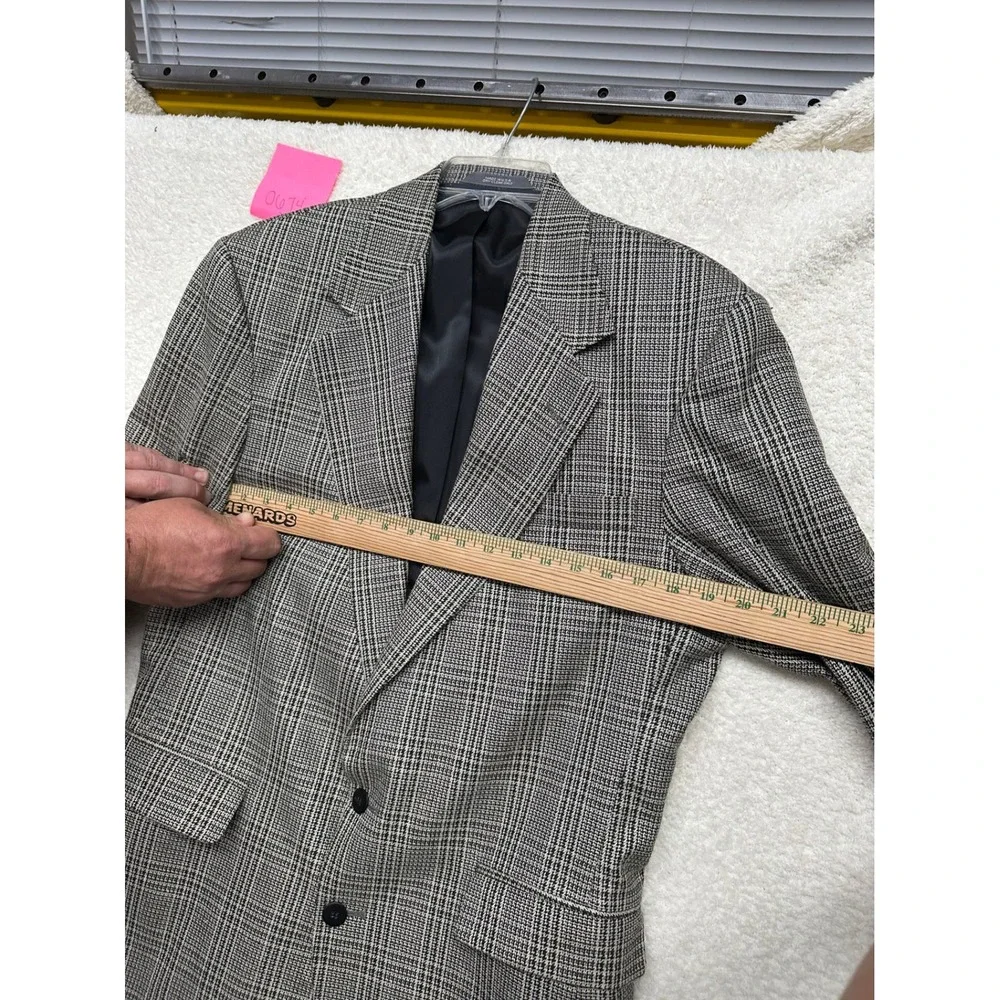 Vintage Mens Glen Plaid Blazer Two Button Sport Coat Gray Made in USA 42R